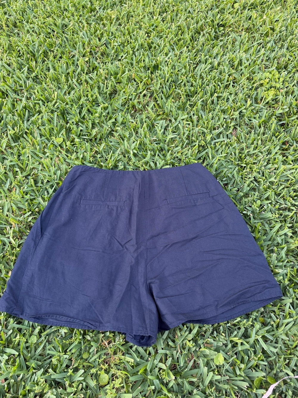 Gianni Bini Navy Blue High Rise Pleated Flowy Shorts Size 8 - Picture 6 of 7